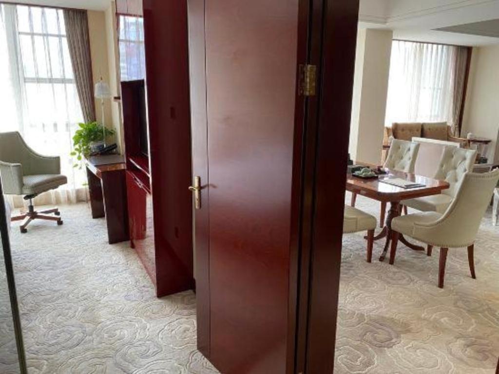 Jinan Silver Plaza Quancheng Hotel Exterior foto